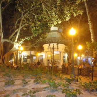 Bar Soho at Night - Going out in Alicante - being30.com