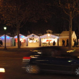 Paris on a budget - Christmas market - being30.com