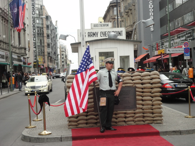 Checkpoint Charlie | Berlin | being30.com